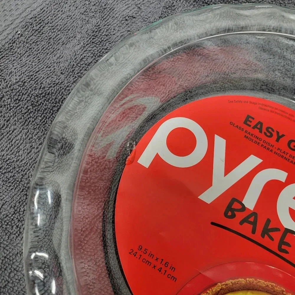 Pyrex pie tin
